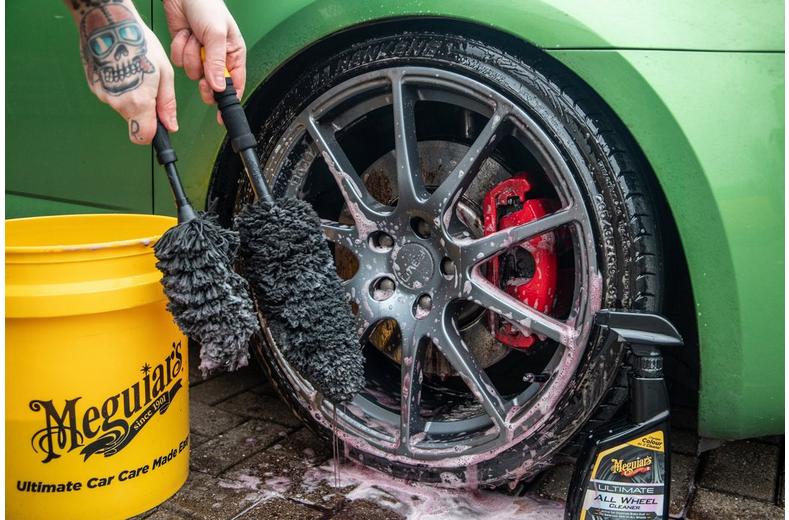 Meguiars Supreme Wheel Brush Large 47cm Meguiars Supreme Wheel Brush Large 47cm