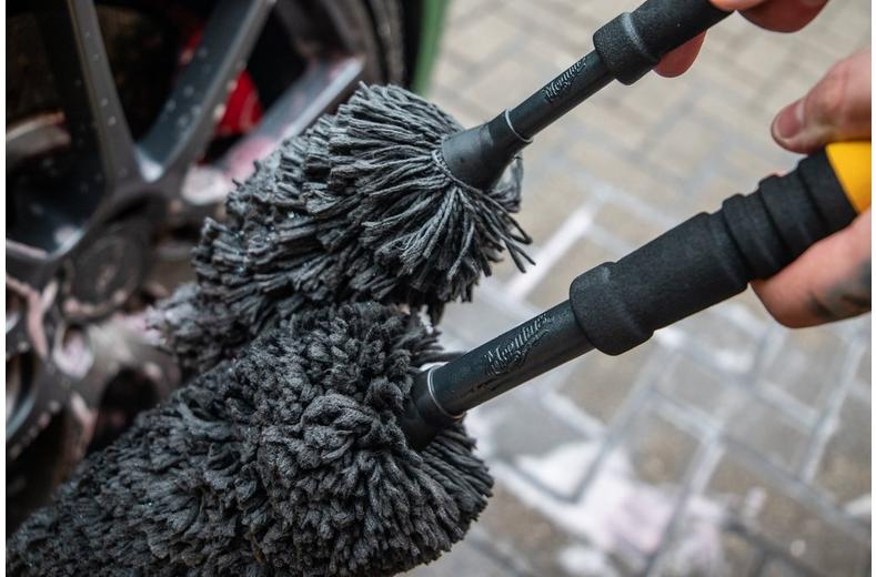 Meguiars Supreme Wheel Brush Large 47cm Meguiars Supreme Wheel Brush Large 47cm