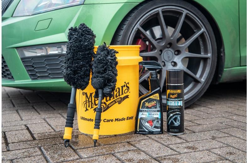 Meguiars Supreme Wheel Brush Medium 37cm Meguiars Supreme Wheel Brush Medium 37cm