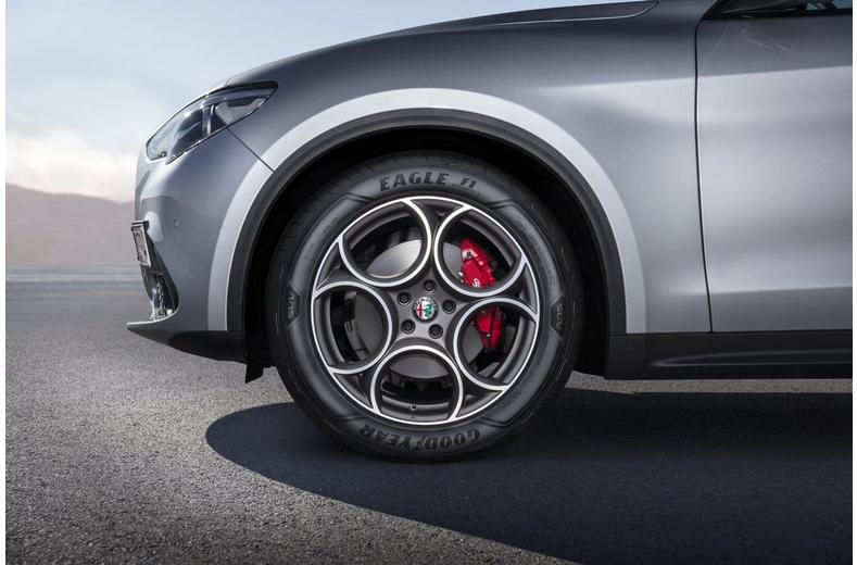 Goodyear Eagle F1 Asymmetric SUV (255/55 R18 109V) FP XL *BMW Goodyear Eagle F1 Asymmetric SUV (255/55 R18 109V) FP XL *BMW