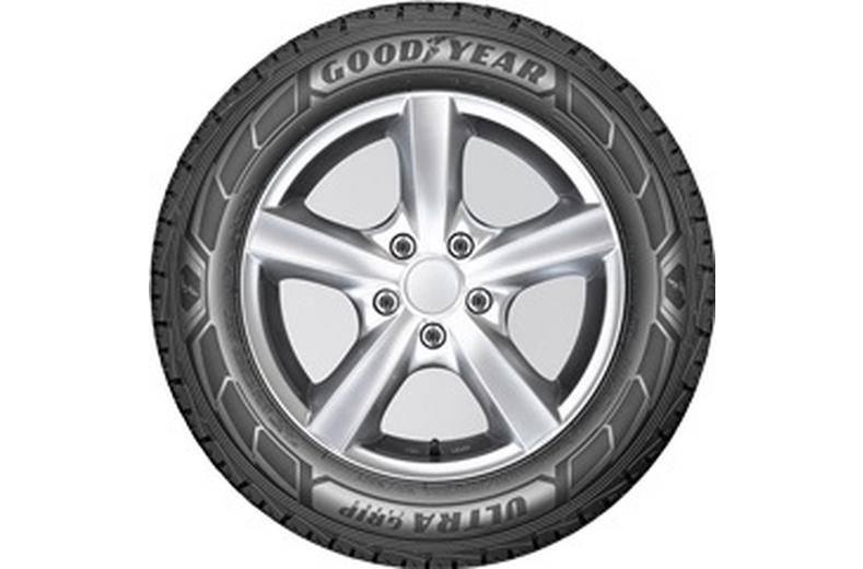 Goodyear UltraGrip Cargo (215/70 R15 S) Goodyear UltraGrip Cargo (215/70 R15 S)